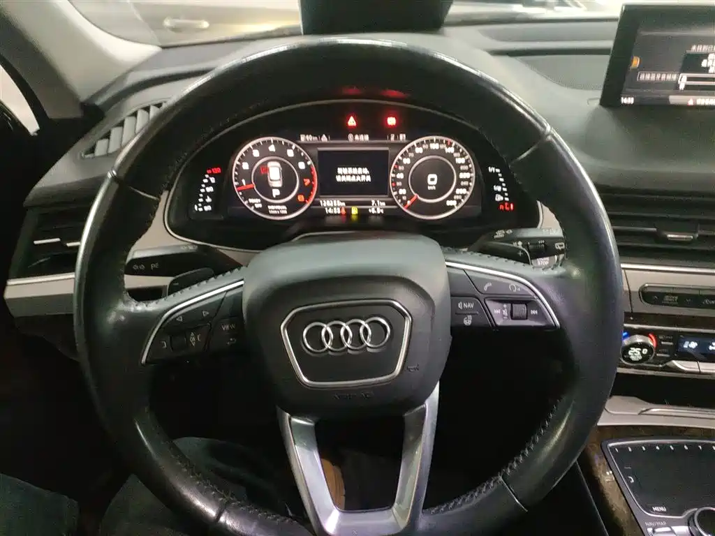 Audi Q7 2019 — фото 11