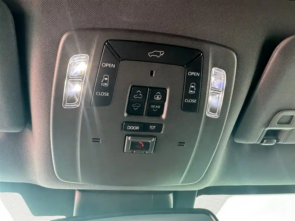 Toyota Sienna 2022 — фото 14