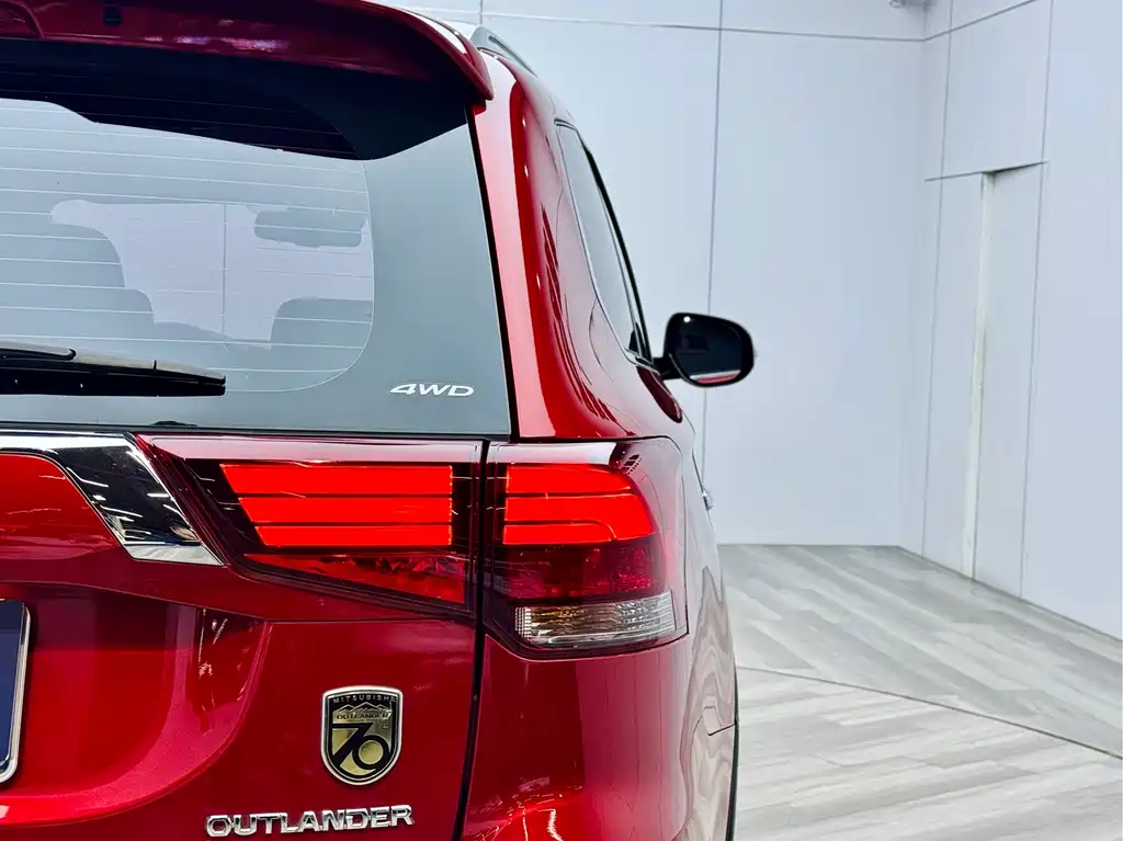 Mitsubishi Outlander 2020 — фото 29