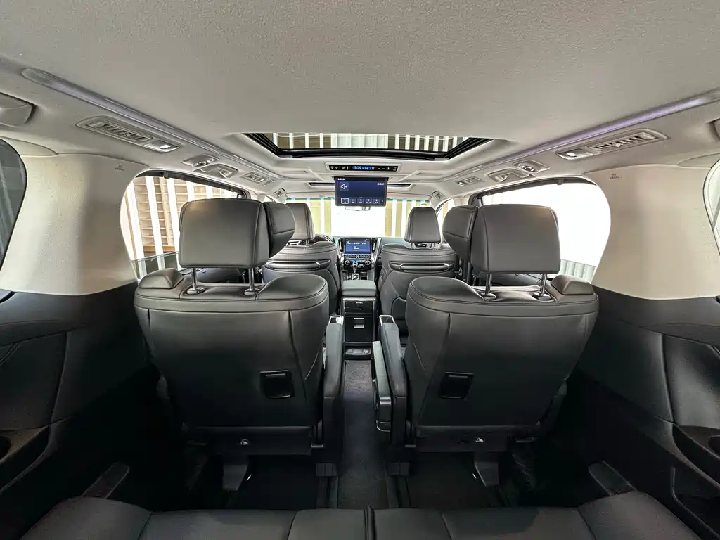 Toyota Vellfire 2022 — фото 24