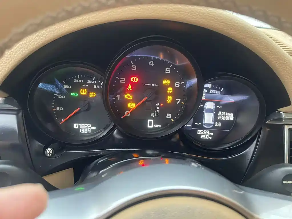 Porsche Macan 2015 — фото 12
