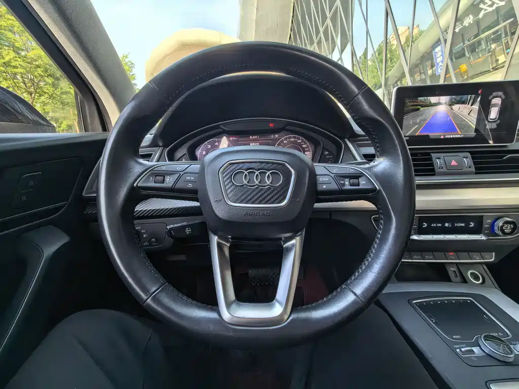 Audi Q5L 2021 — фото 11