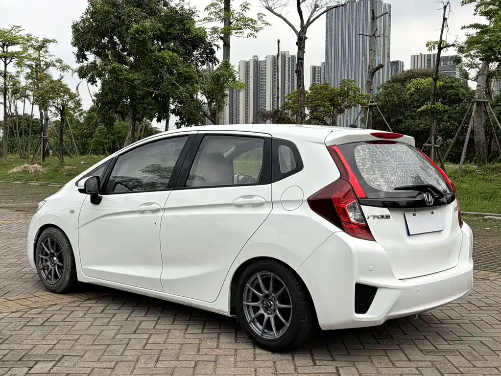 Honda Fit 2016 — фото 7