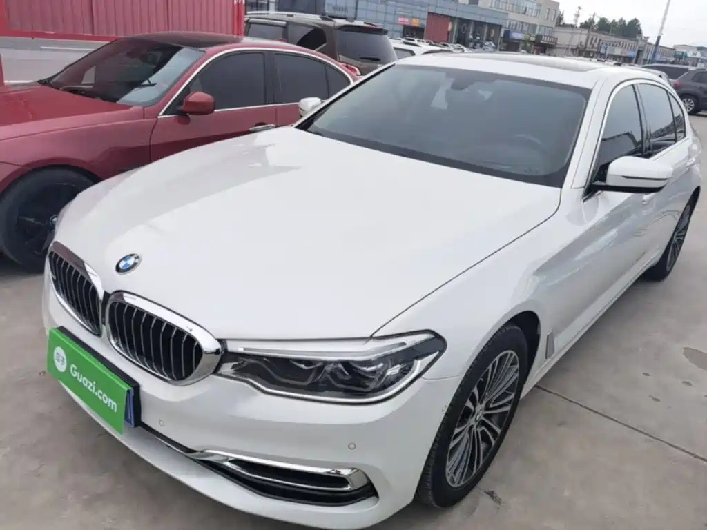 BMW 5 Series 2019 — фото 1