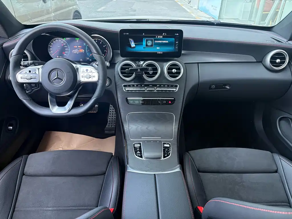 Mercedes-Benz C-Class 2023 — фото 6