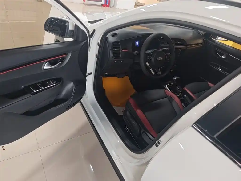 Kia KX Cross 2019 — фото 16