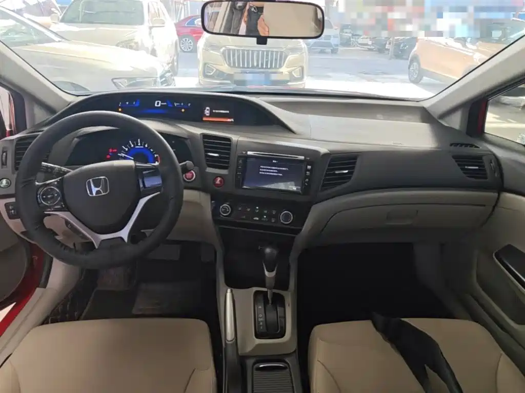 Honda Civic 2015 — фото 10