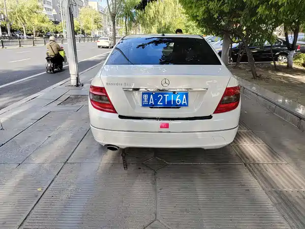 Mercedes-Benz C-Class 2010