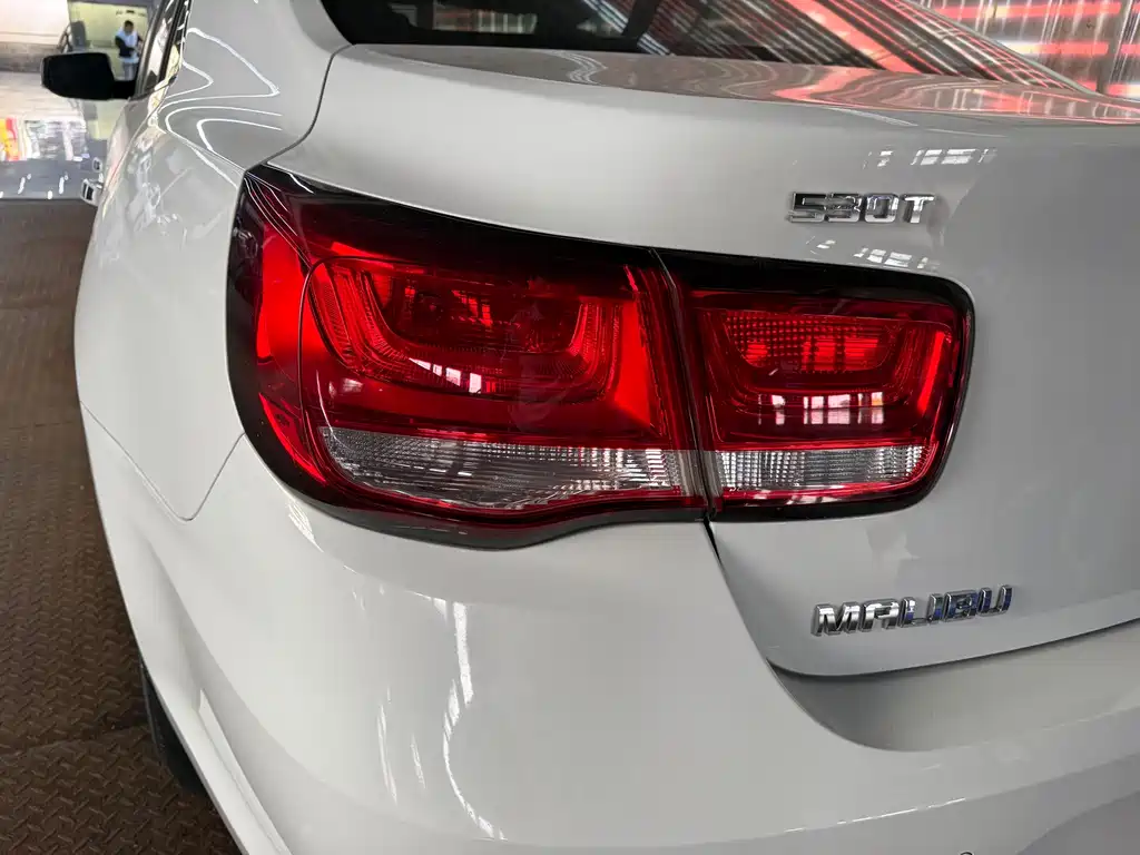 Chevrolet Malibu 2019 — фото 16