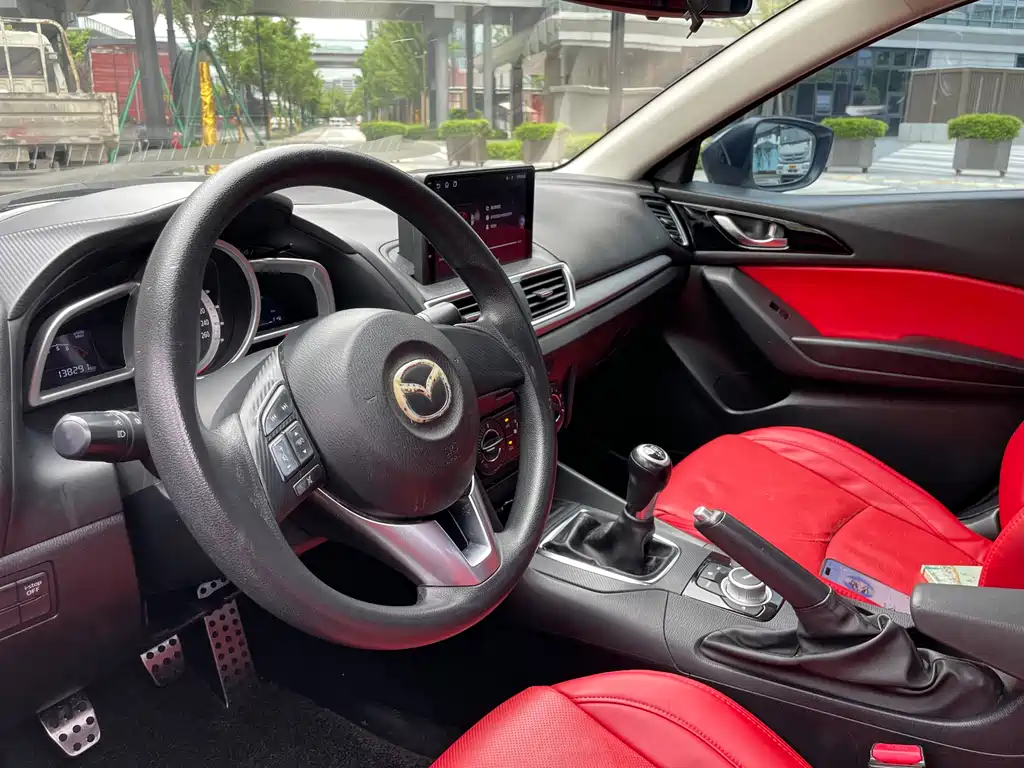Mazda 3 Axela 2015 — фото 13