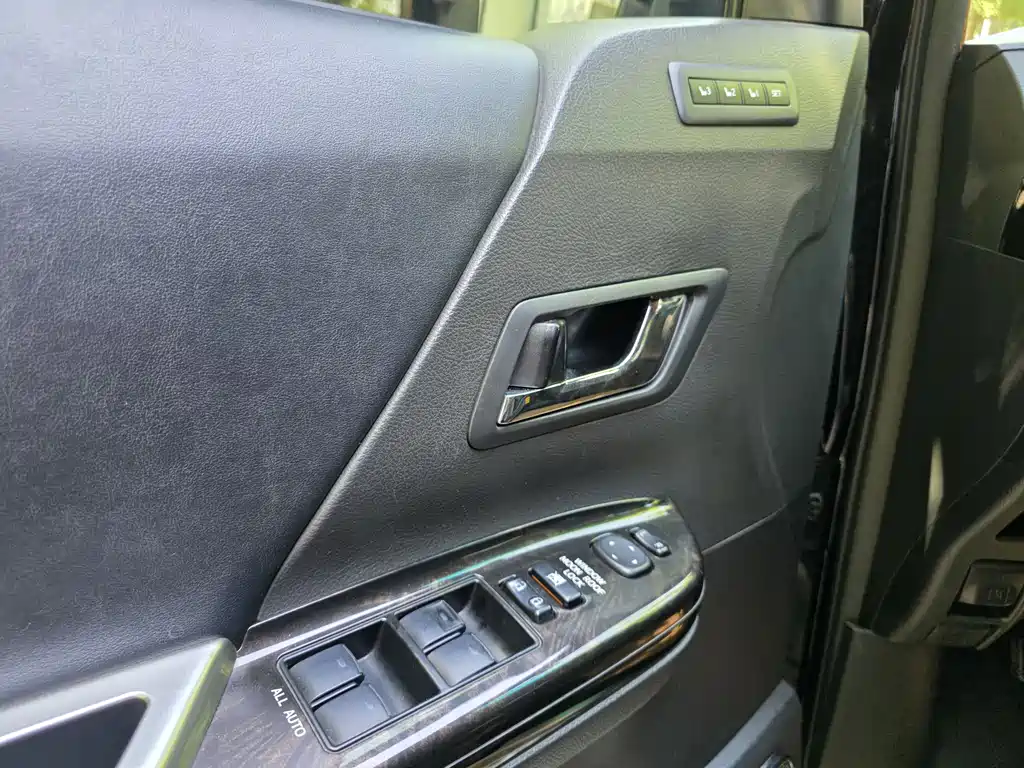 Toyota Alphard 2014 — фото 23