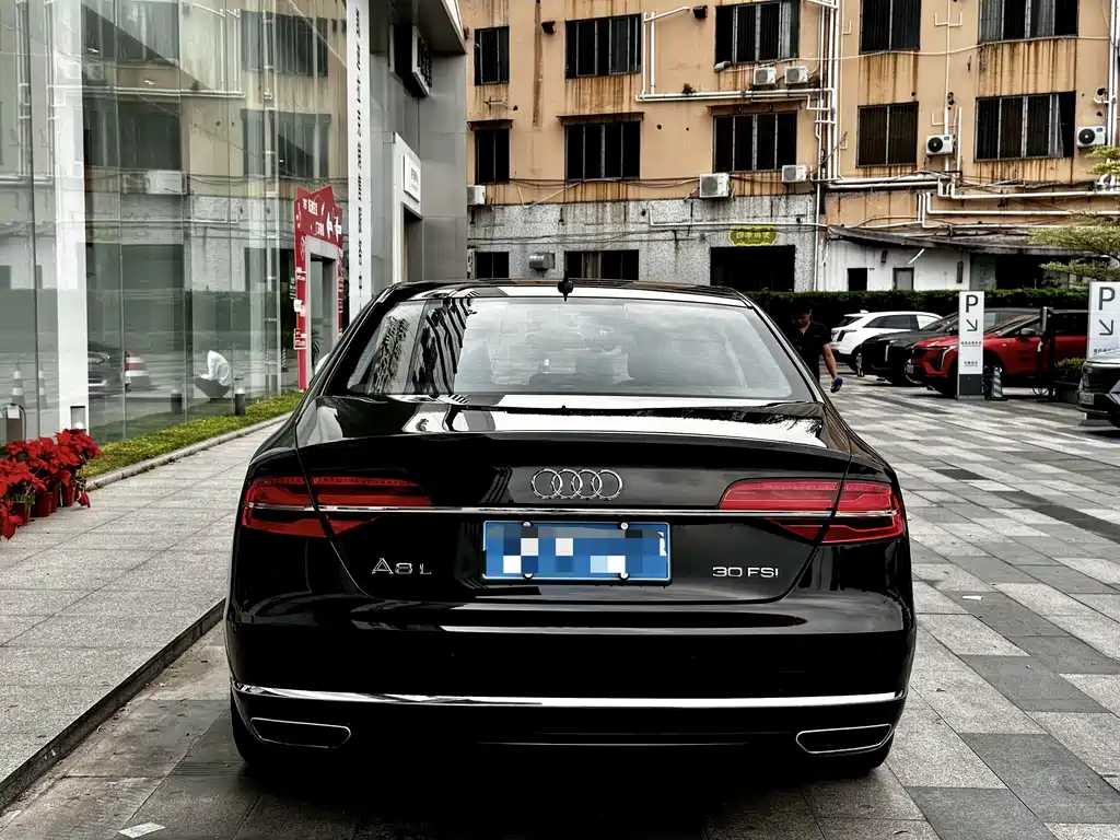 Audi A8 2016 — фото 5