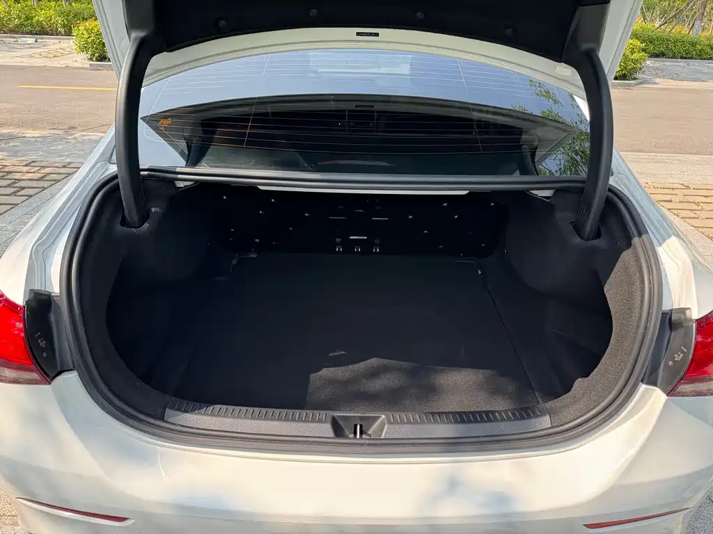 Mercedes-Benz A-Class 2023 — фото 20