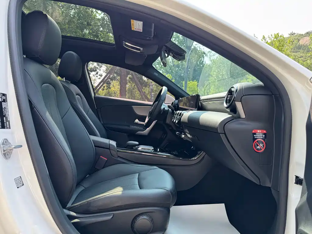 Mercedes-Benz A-Class 2023 — фото 21