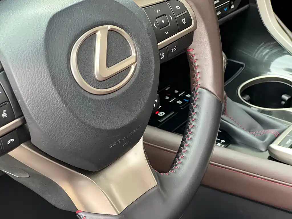 Lexus RX 2022 — фото 12