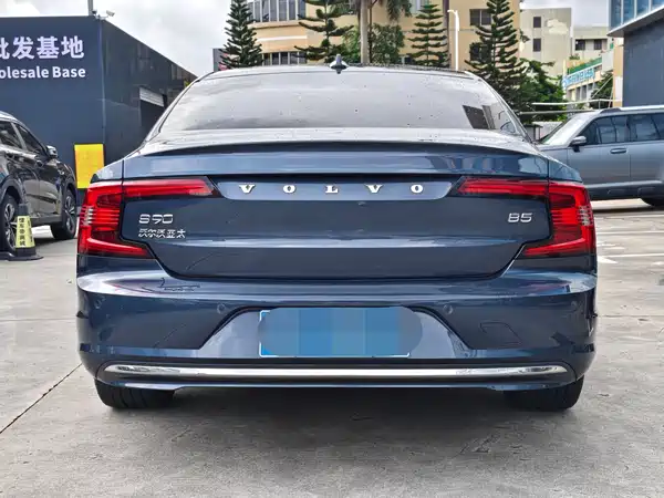 Volvo S90 2023