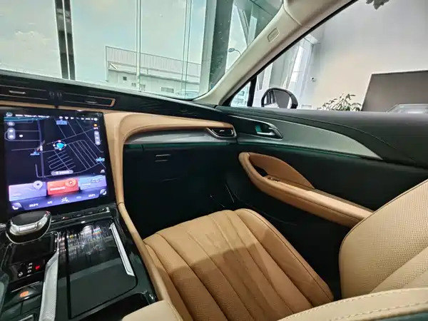 Hongqi H5 2022
