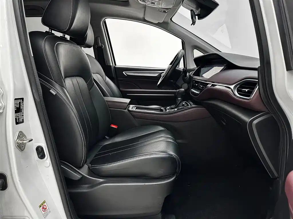 GAC Motor Trumpchi M6 2022 — фото 15