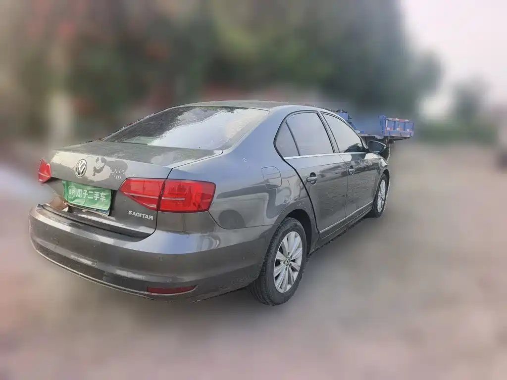 Volkswagen Sagitar 2015