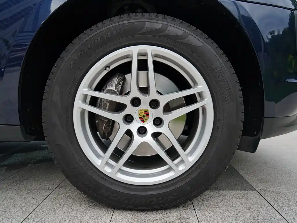 Porsche Macan 2021