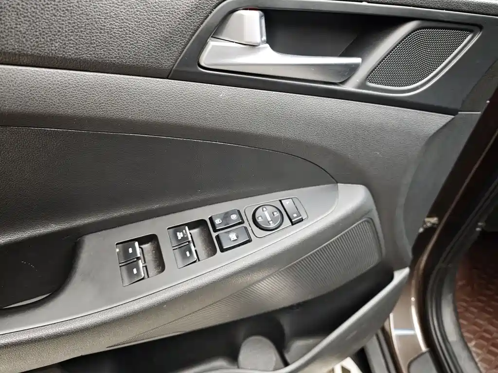 Hyundai Tucson 2018 — фото 16
