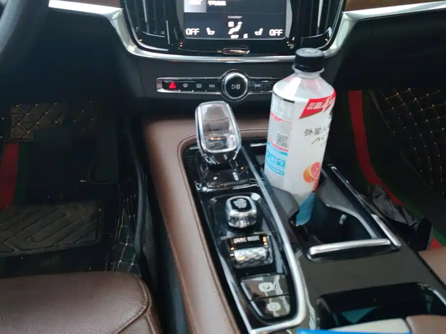 Volvo S90 PHEV 2021 — фото 16
