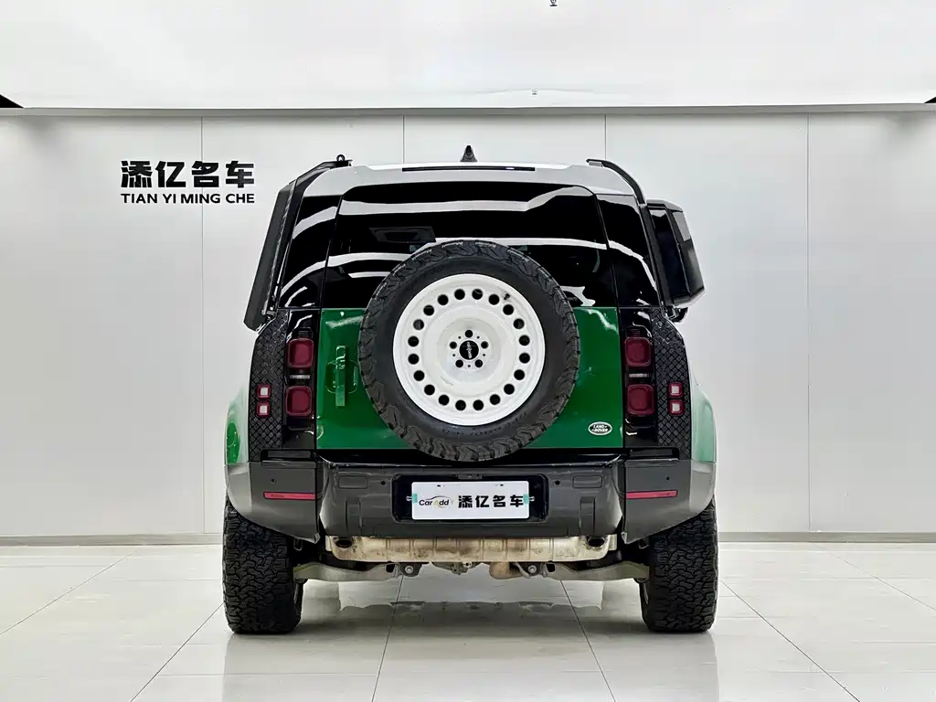 Land Rover Defender 2023 — фото 6