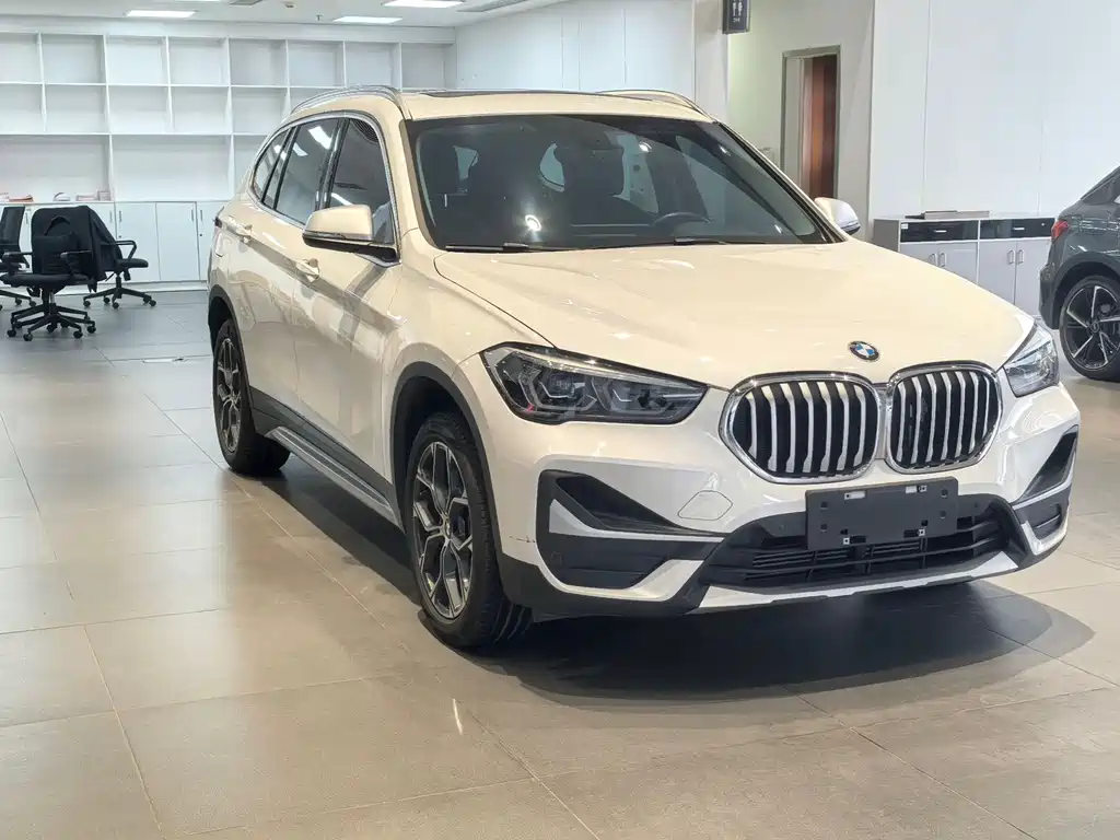 BMW X1 2022 — фото 3
