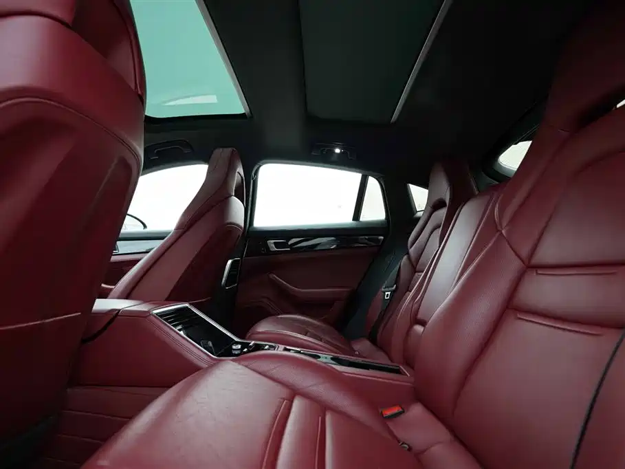 Porsche Panamera 2019 — фото 19