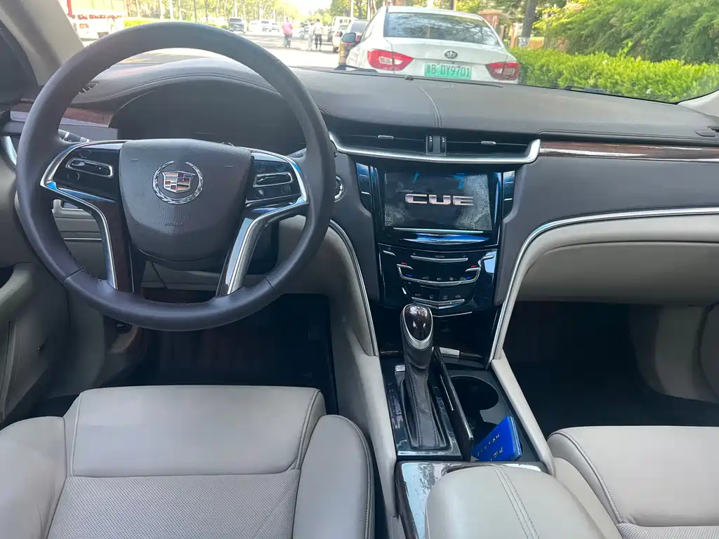 Cadillac XTS 2013 — фото 11