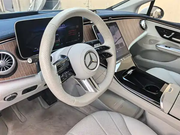 Mercedes-Benz EQE 2025