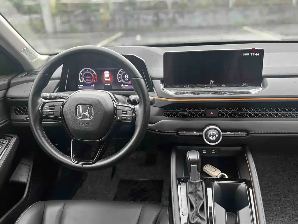 Honda Accord 2023 — фото 11
