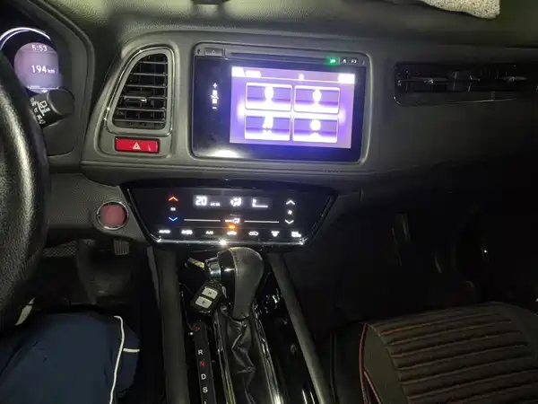 Honda Vezel 2016
