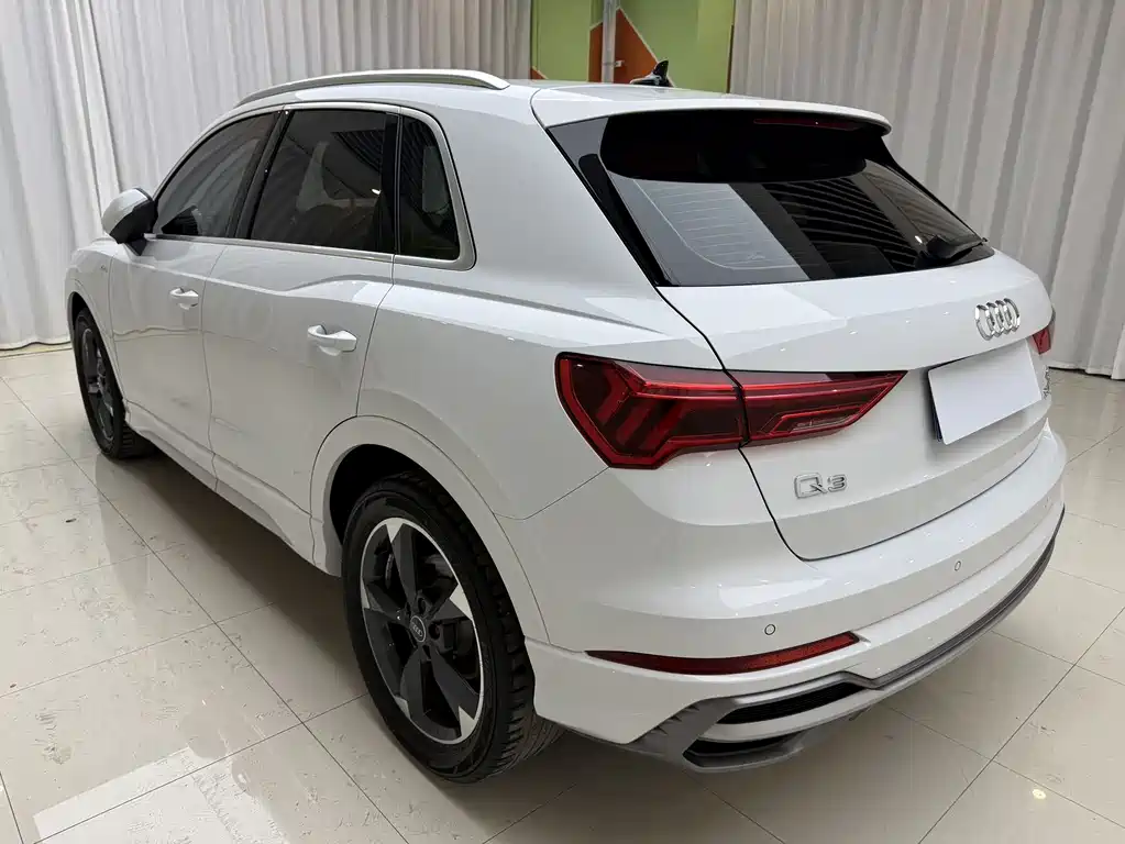 Audi Q3 2022 — фото 14