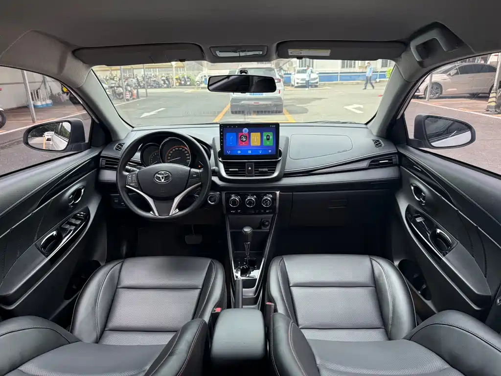 Toyota Yaris L 2022