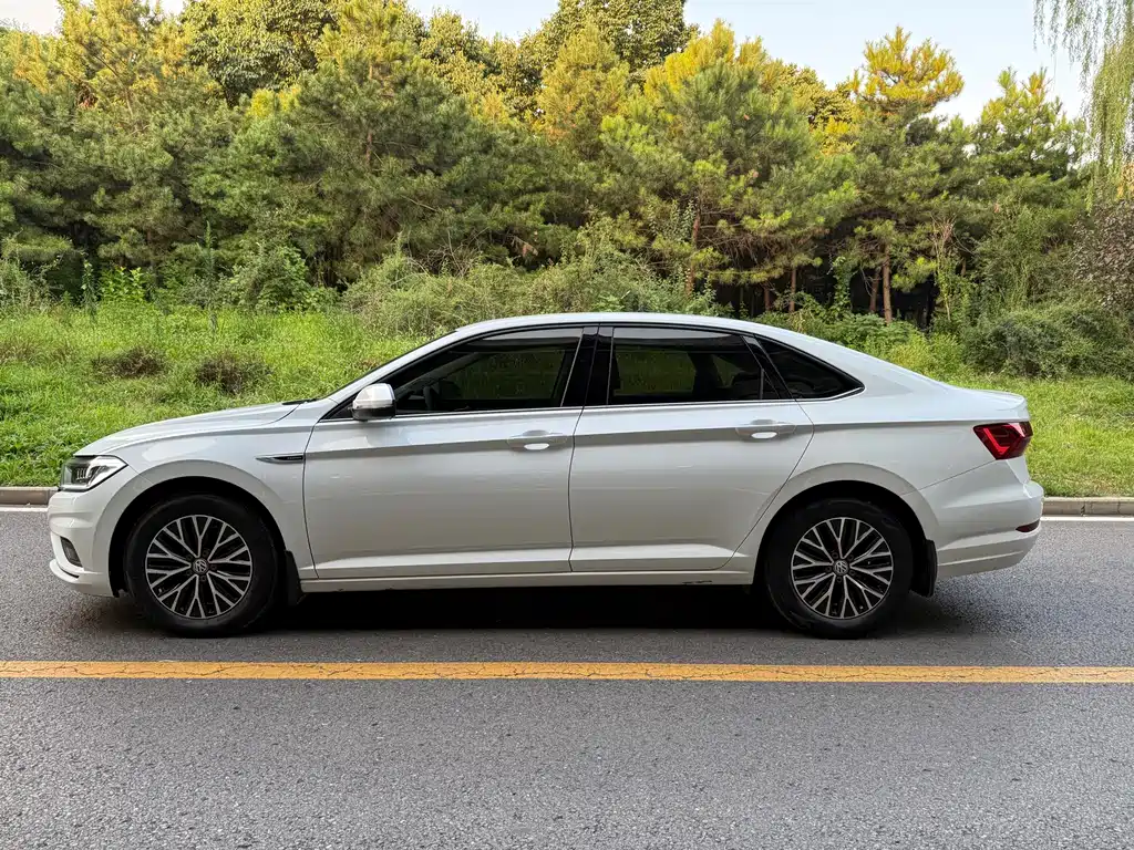 Volkswagen Sagitar 2020