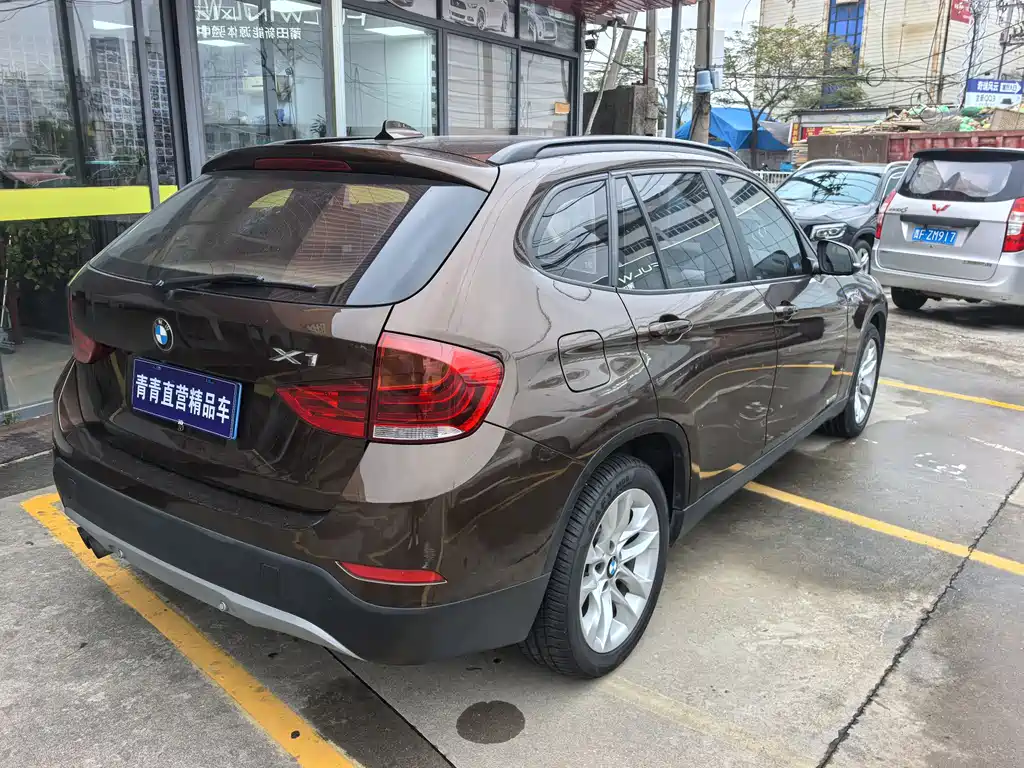 BMW X1 2015 — фото 9