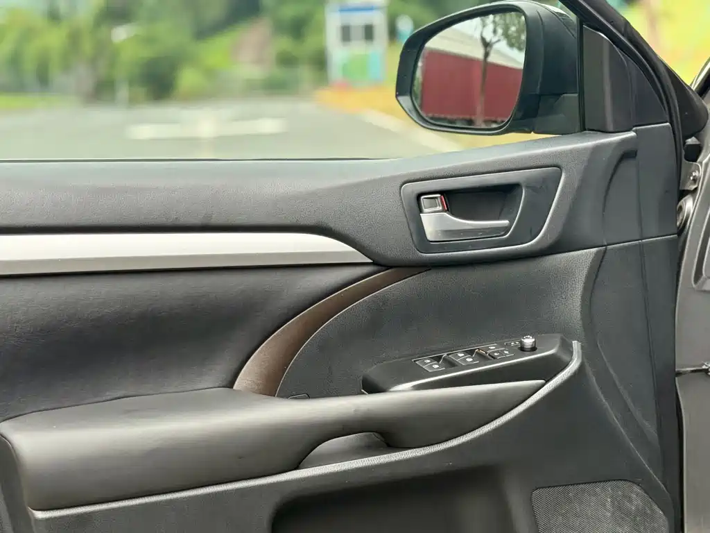 Toyota Highlander 2018 — фото 10