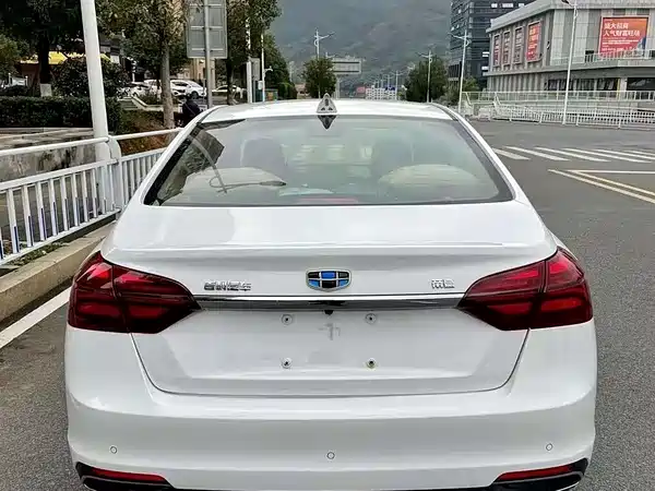 Geely Emgrand 2019
