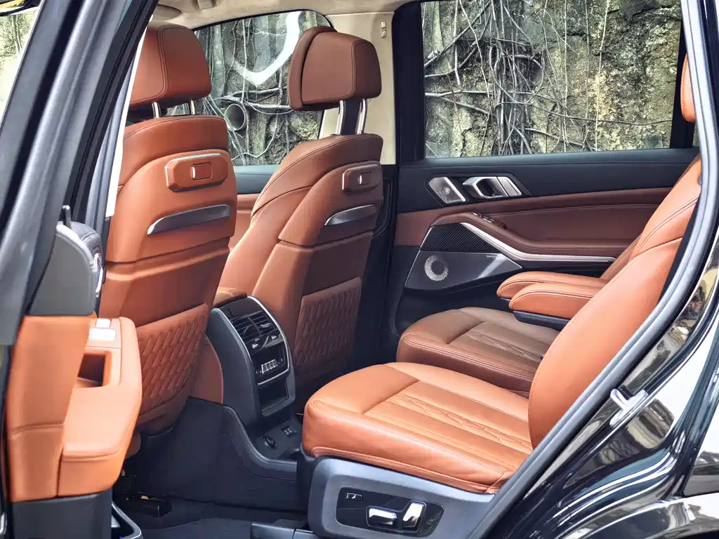 BMW X7 M60i 2023 — фото 5