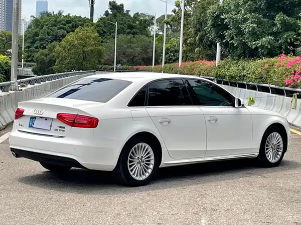 Audi A4L 2016