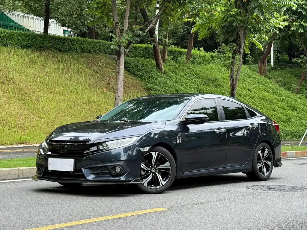 Honda Civic 2018 — фото 1