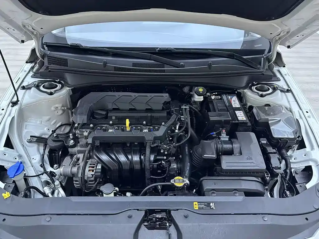 Hyundai Elantra 2023 — фото 16
