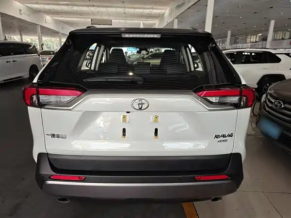 Toyota RAV4 2021