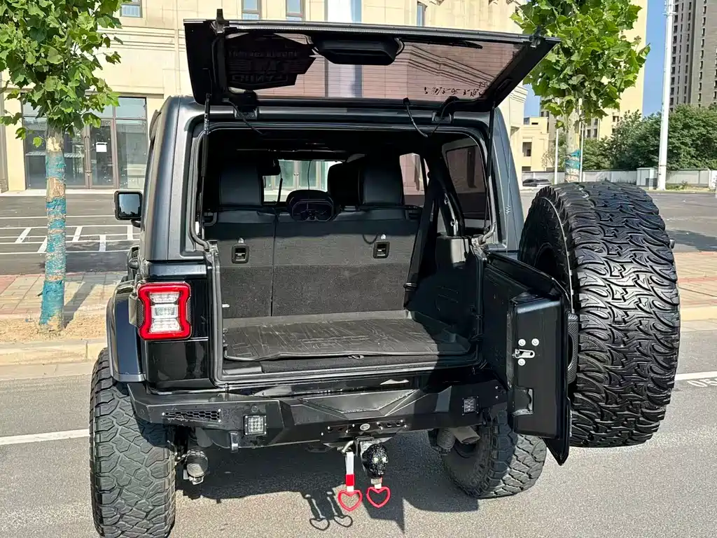 Jeep Wrangler 2020 — фото 16