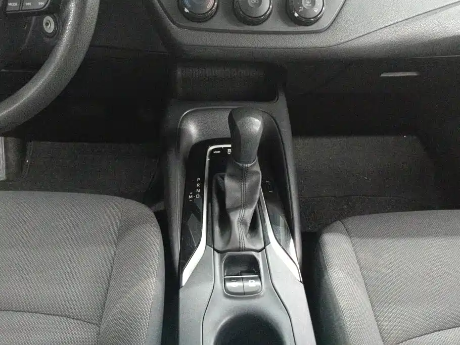 Toyota Corolla 2023 — фото 16