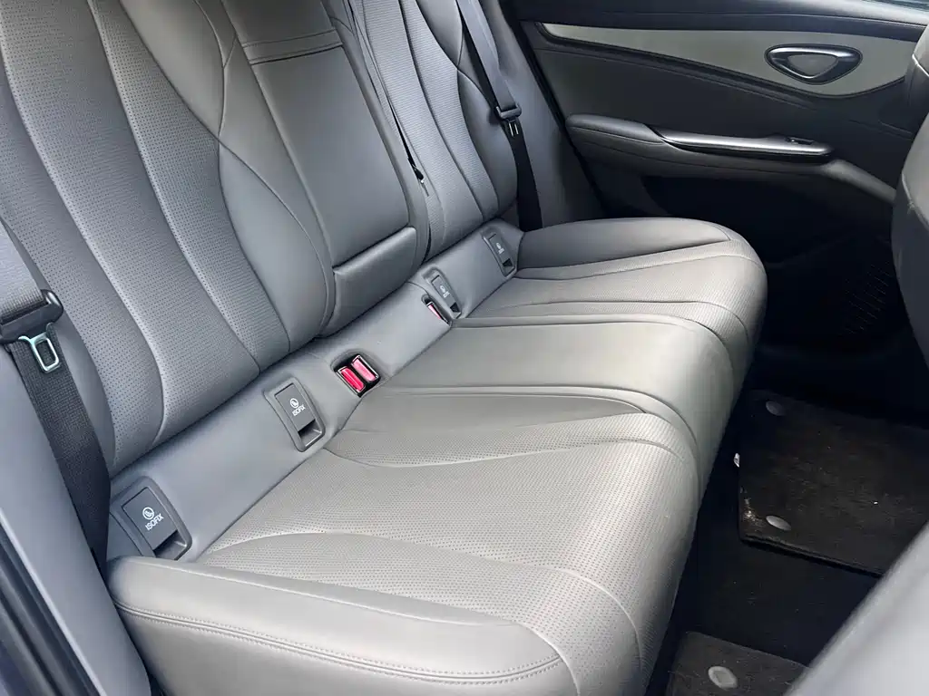 BYD Seal 07 DM-i 2025 — фото 22