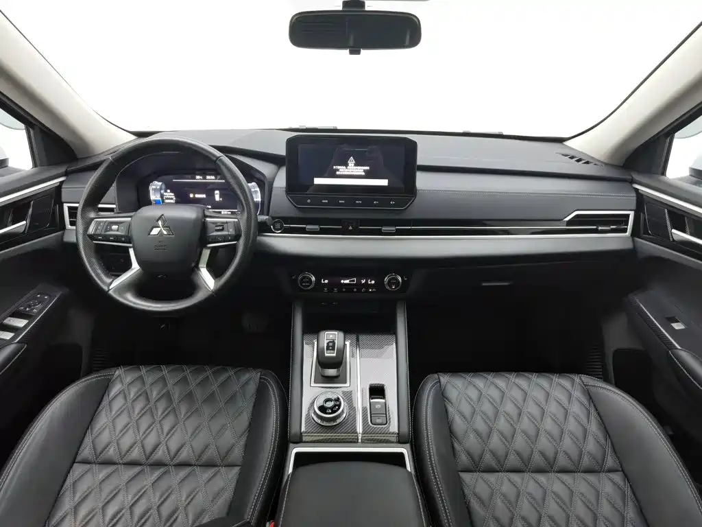 Mitsubishi Outlander 2023