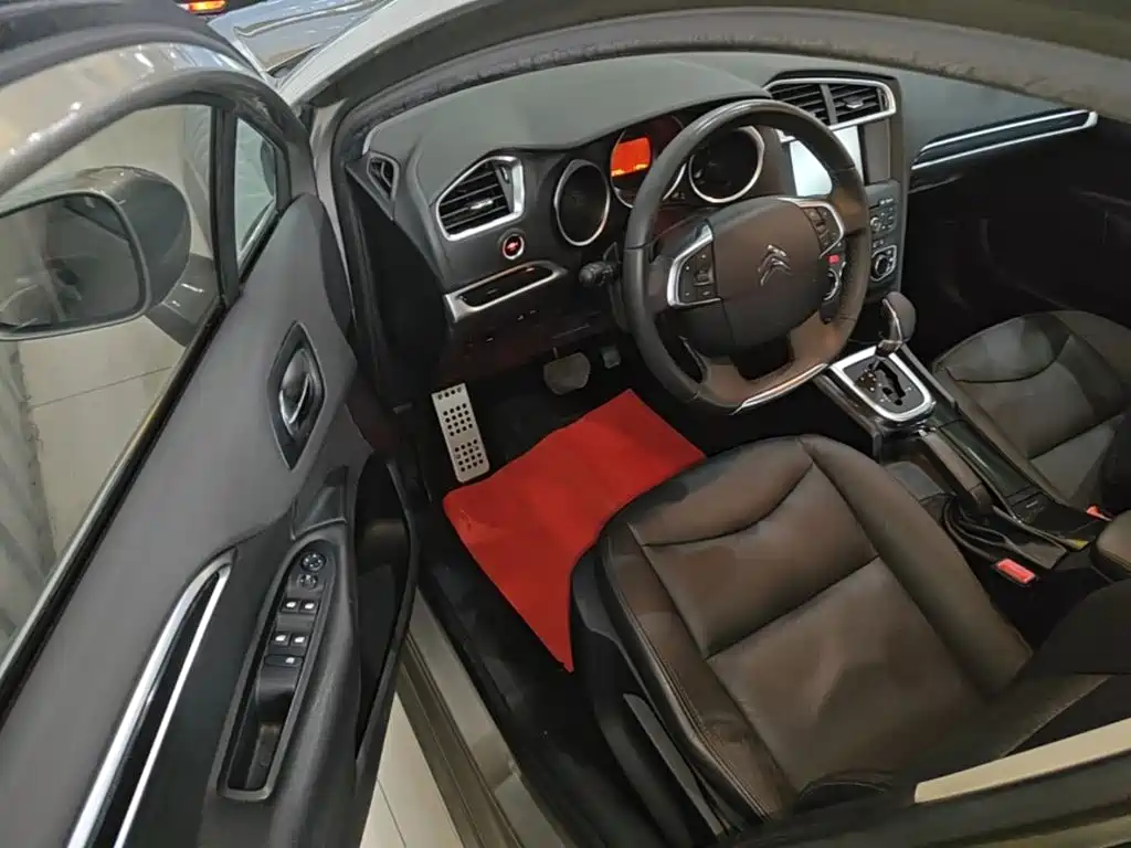 Citroën C4L 2015 — фото 16