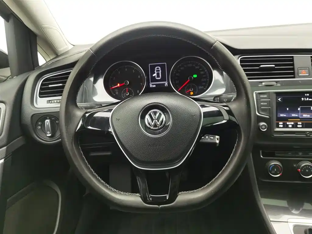 Volkswagen Golf 2017 — фото 11